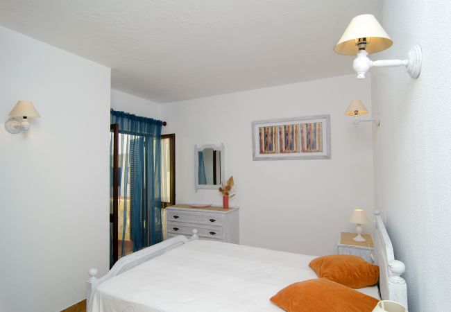 Brightly furnished bedroom with double bed brightly furnished bedroom with double bed in Villa Beatriz