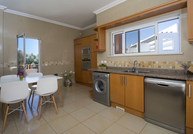 Villa in Lagos - Quinta Marina with sea views, private pool and garden Villa in Lagos - Quinta Marina with sea views, private pool and garden
