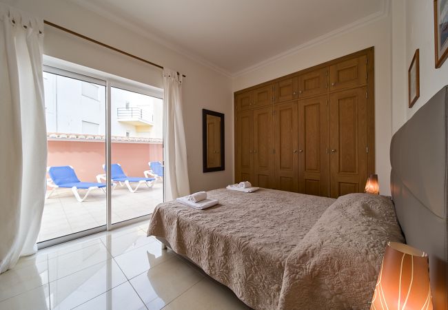Villa in Lagos - Quinta Marina with sea views, private pool and garden Villa in Lagos - Quinta Marina with sea views, private pool and garden