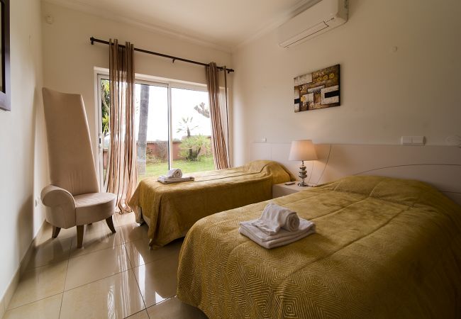 Villa in Lagos - Quinta Marina with sea views, private pool and garden Villa in Lagos - Quinta Marina with sea views, private pool and garden