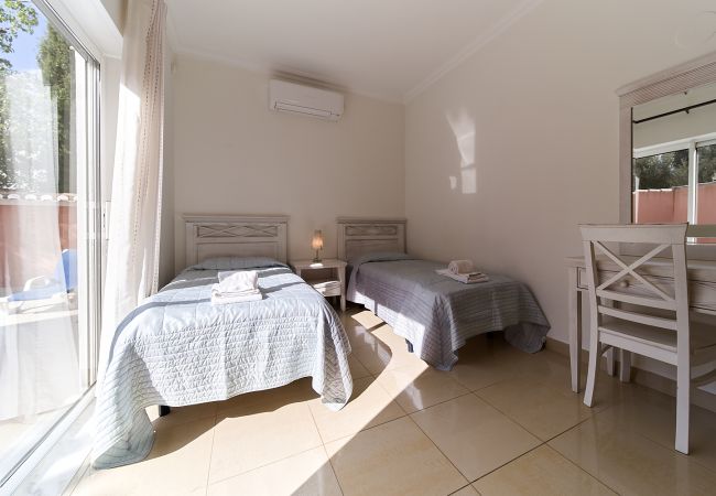 Villa in Lagos - Quinta Marina with sea views, private pool and garden Villa in Lagos - Quinta Marina with sea views, private pool and garden