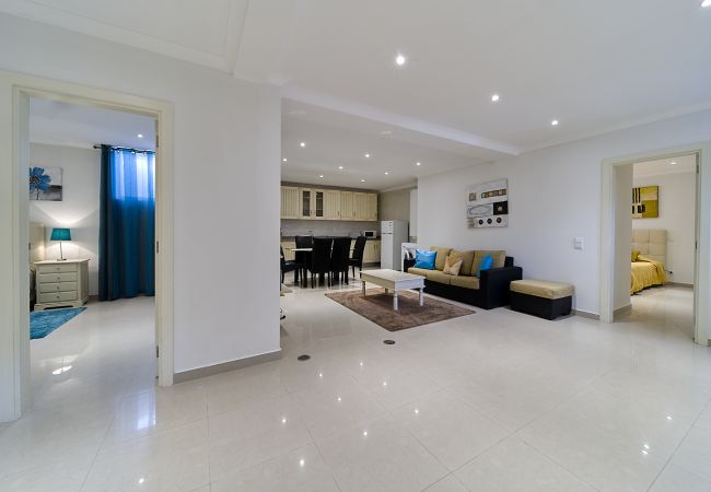 Villa in Lagos - Quinta Marina with sea views, private pool and garden Villa in Lagos - Quinta Marina with sea views, private pool and garden