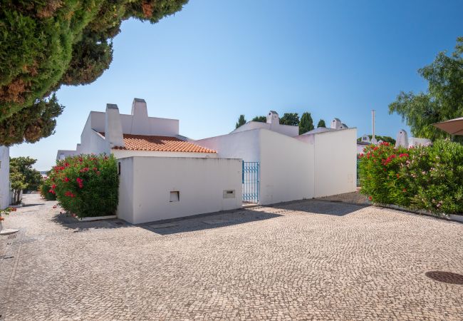 House in Alvor - Casa Realengo directly on the beach and 3 communal pools House in Alvor - Casa Realengo directly on the beach and 3 communal pools