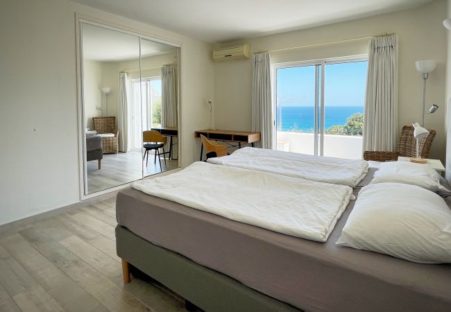 Apartment in Salema - Colina Mar, walk to the beach, sea view Apartment in Salema - Colina Mar, walk to the beach, sea view