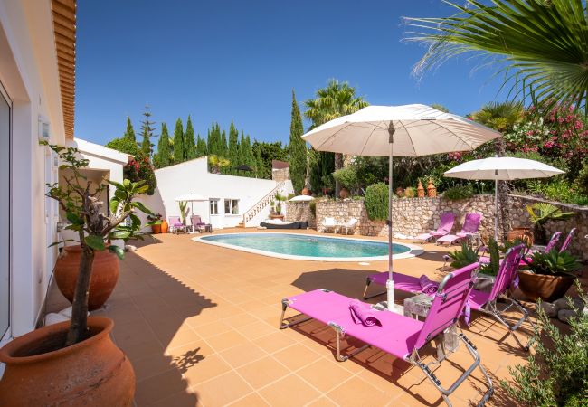 Villa in Lagos - Quinta Felicidade, 4 bedroom holiday villa with private pool Villa in Lagos - Quinta Felicidade, 4 bedroom holiday villa with private pool