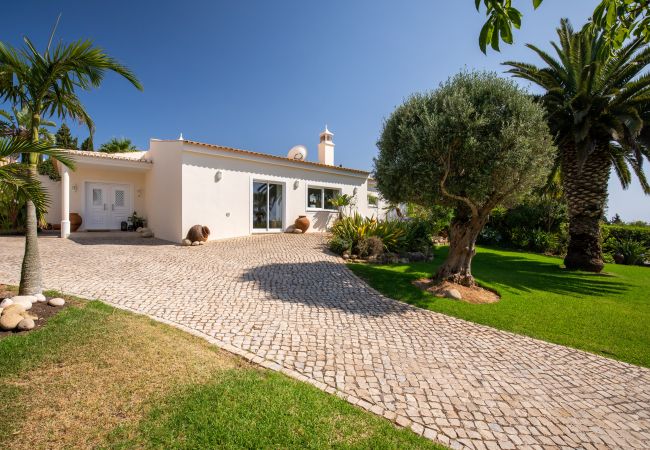 Villa in Lagos - Quinta Felicidade, 4 bedroom holiday villa with private pool Villa in Lagos - Quinta Felicidade, 4 bedroom holiday villa with private pool