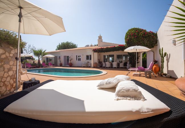 Villa in Lagos - Quinta Felicidade, 4 bedroom holiday villa with private pool Villa in Lagos - Quinta Felicidade, 4 bedroom holiday villa with private pool