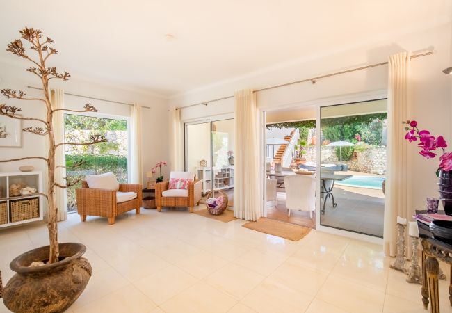 Villa in Lagos - Quinta Felicidade, 4 bedroom holiday villa with private pool Villa in Lagos - Quinta Felicidade, 4 bedroom holiday villa with private pool