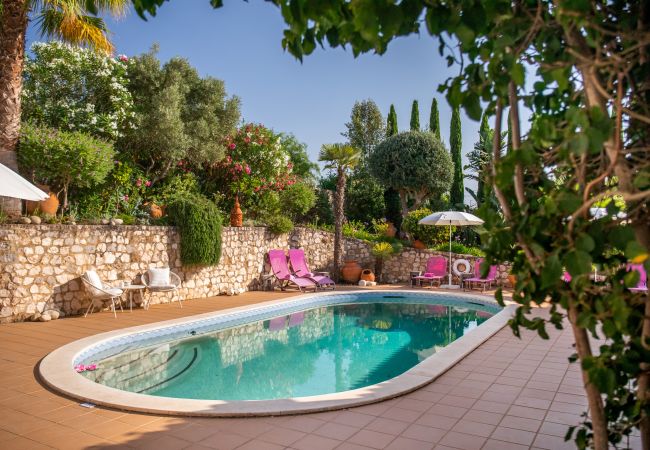 Villa in Lagos - Quinta Felicidade, 4 bedroom holiday villa with private pool Villa in Lagos - Quinta Felicidade, 4 bedroom holiday villa with private pool