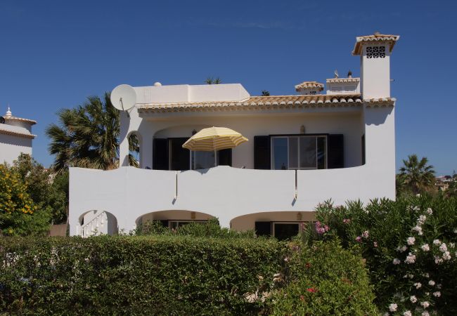 Casa em Luz - Villa Atlantico, piscina e jardim, perto da praia Casa em Luz - Villa Atlantico, piscina e jardim, perto da praia