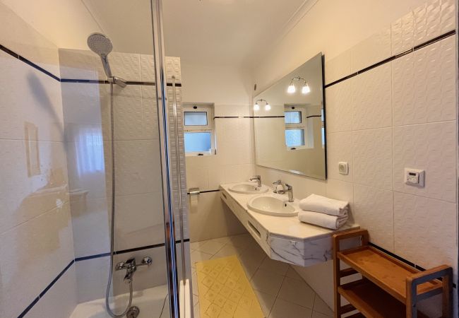 Casa em Luz - Villa Atlantico, piscina e jardim, perto da praia Casa em Luz - Villa Atlantico, piscina e jardim, perto da praia