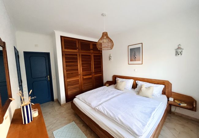 Casa em Luz - Villa Atlantico, piscina e jardim, perto da praia Casa em Luz - Villa Atlantico, piscina e jardim, perto da praia