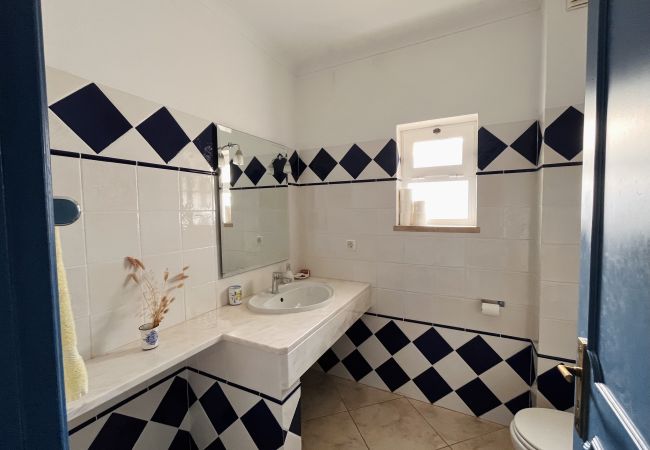 Casa em Luz - Villa Atlantico, piscina e jardim, perto da praia Casa em Luz - Villa Atlantico, piscina e jardim, perto da praia