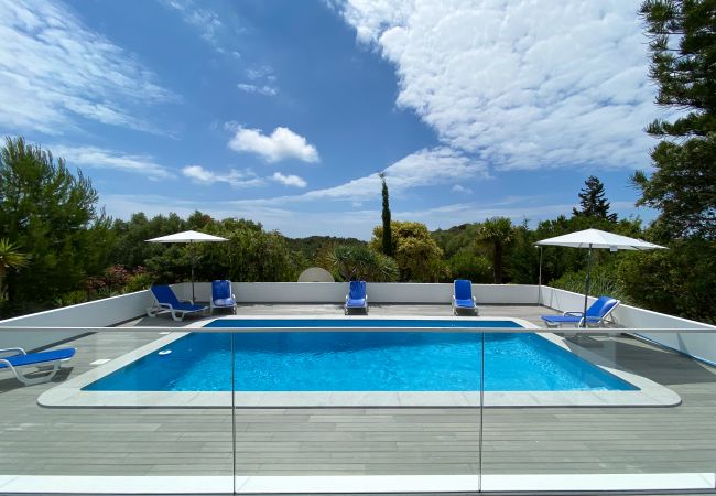 Villa em Praia da Salema - Villa Coruja, terraço vista mar, piscina, moderno Villa em Praia da Salema - Villa Coruja, terraço vista mar, piscina, moderno