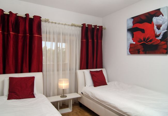 Apartamento em Lagos - Casa Pimenta perto da praia, Iberlagos Resort  Apartamento em Lagos - Casa Pimenta perto da praia, Iberlagos Resort