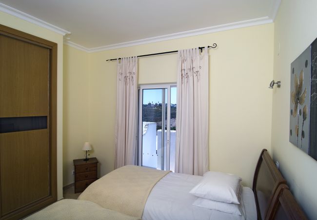 Quarto com duas camas individuais juntas Quarto com duas camas individuais juntas em Vivenda Zabra