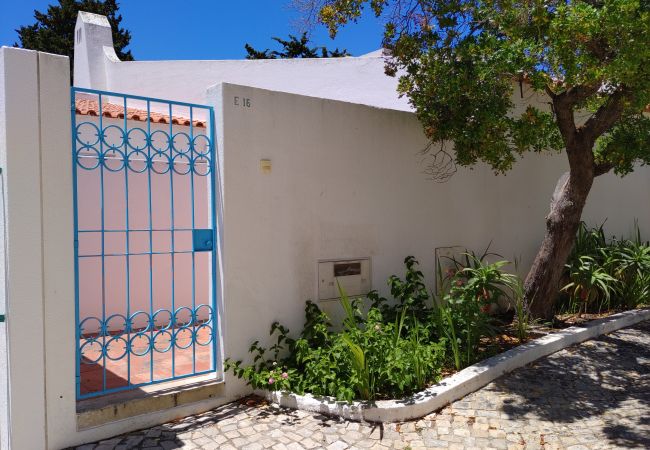 Casa em Alvor - Casa Pastrano mesmo em frente à praia e 3 piscinas comuns Casa em Alvor - Casa Pastrano mesmo em frente à praia e 3 piscinas comuns