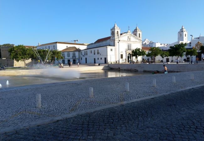 Praça Infante Dom Henrique Praça Infante Dom Henrique