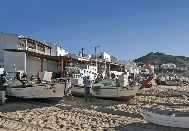 Fischerboote am Strand von Salema Fischerboote am Strand von Salema