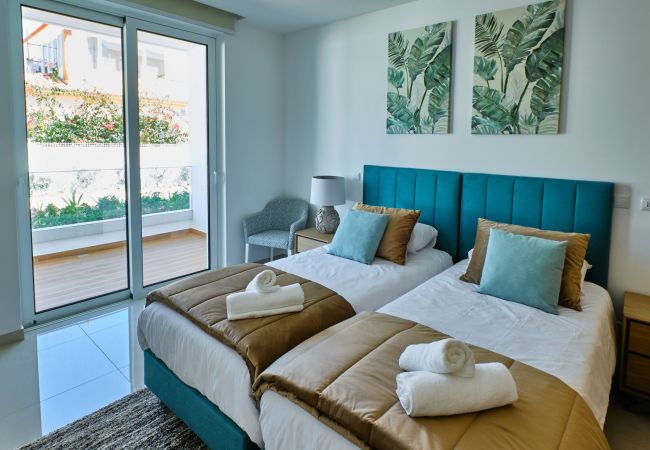 Ferienwohnung in Lagos - Casa Julia für 6 Personen, Strandnähe mit Gemeinschaftspool Ferienwohnung in Lagos - Casa Julia für 6 Personen, Strandnähe mit Gemeinschaftspool