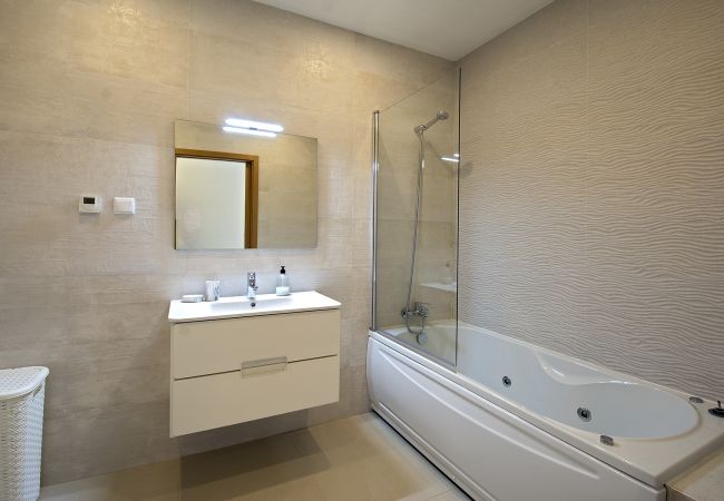 Ferienwohnung in Lagos - Casa Julia für 6 Personen, Strandnähe mit Gemeinschaftspool Ferienwohnung in Lagos - Casa Julia für 6 Personen, Strandnähe mit Gemeinschaftspool