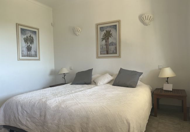 Ferienwohnung in Porches - Galo Verde, traumhafte Ferienwohnungen mit Blick zum Meer Ferienwohnung in Porches - Galo Verde, traumhafte Ferienwohnungen mit Blick zum Meer