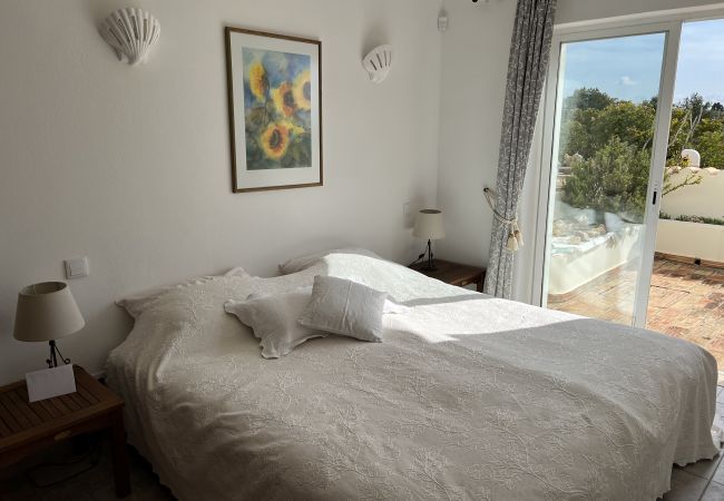 Ferienwohnung in Porches - Galo Verde, traumhafte Ferienwohnungen mit Blick zum Meer Ferienwohnung in Porches - Galo Verde, traumhafte Ferienwohnungen mit Blick zum Meer