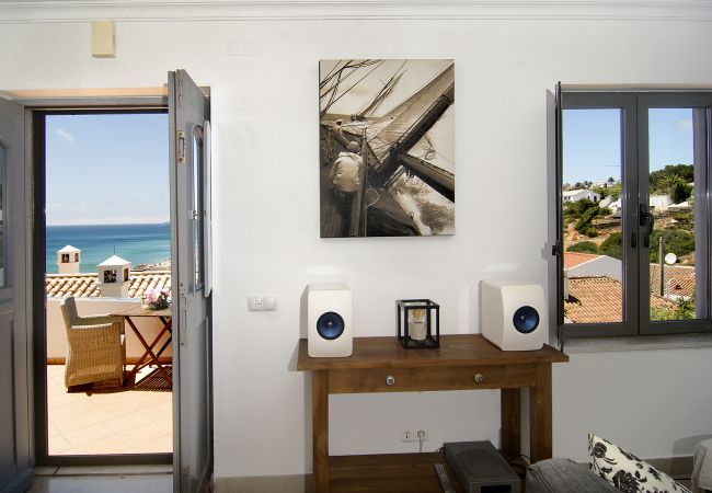 Ferienwohnung in Salema - Casa Sereia Praia, Schicke Meerblick Ferienwohnung  Ferienwohnung in Salema - Casa Sereia Praia, Schicke Meerblick Ferienwohnung