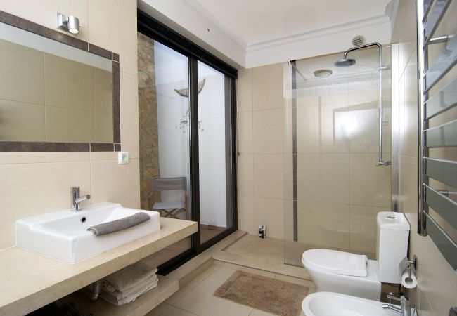 Ferienwohnung in Salema - Casa Sereia Praia, Schicke Meerblick Ferienwohnung  Ferienwohnung in Salema - Casa Sereia Praia, Schicke Meerblick Ferienwohnung