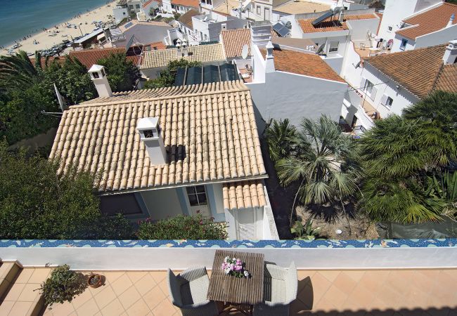 Ferienwohnung in Salema - Casa Sereia Praia, Schicke Meerblick Ferienwohnung  Ferienwohnung in Salema - Casa Sereia Praia, Schicke Meerblick Ferienwohnung