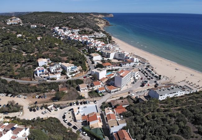 Ferienwohnung in Salema - Casa Sereia Praia, Schicke Meerblick Ferienwohnung  Ferienwohnung in Salema - Casa Sereia Praia, Schicke Meerblick Ferienwohnung