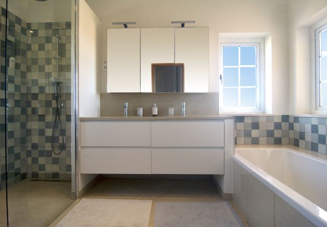Villa in Lagos - Monte das Estrelicias, Luxusanwesen, Lagos Strände, privater Tennisplatz Villa in Lagos - Monte das Estrelicias, Luxusanwesen, Lagos Strände, privater Tennisplatz