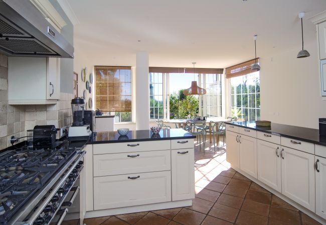 Villa in Lagos - Monte das Estrelicias, Luxusanwesen, Lagos Strände, privater Tennisplatz Villa in Lagos - Monte das Estrelicias, Luxusanwesen, Lagos Strände, privater Tennisplatz