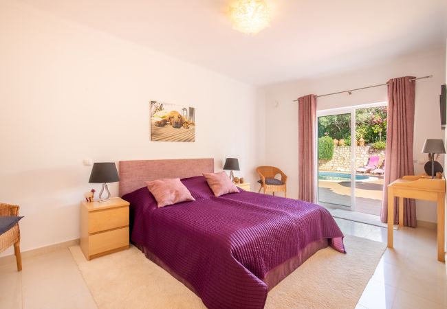 Villa in Lagos - Quinta Felicidade, 4 Schlafzimmer, Ferienvilla mit privatem Pool Villa in Lagos - Quinta Felicidade, 4 Schlafzimmer, Ferienvilla mit privatem Pool