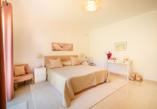 Villa in Lagos - Quinta Felicidade, 4 Schlafzimmer, Ferienvilla mit privatem Pool Villa in Lagos - Quinta Felicidade, 4 Schlafzimmer, Ferienvilla mit privatem Pool