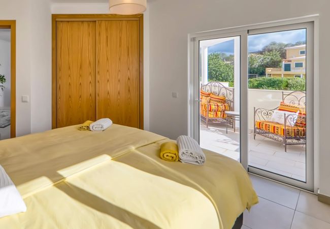 Villa in Portimão - Villa Larissa, gediegene private Villa, 4 Schlafzimmer, auf dem Land von Portimão, privater Pool Villa in Portimão - Villa Larissa, gediegene private Villa, 4 Schlafzimmer, auf dem Land von Portimão, privater Pool